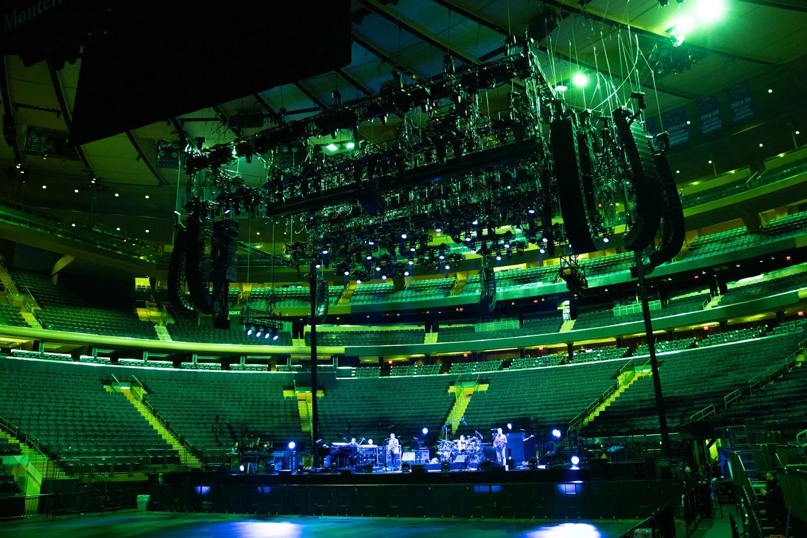 Phish Kicks Off Annual New 12 months’s Eve Run at Madison Sq. Backyard [SETLIST/VIDEOS]