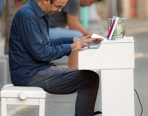 Analyzing Her Timelessly Elegant Bridal Wardrobe