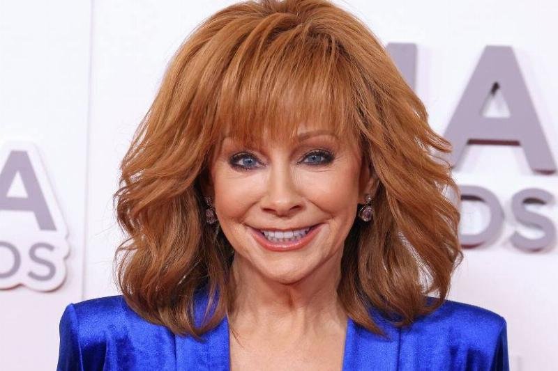 After Vocal Rest, Reba McEntire Recaptures a spectacular return at the CMA Awards.