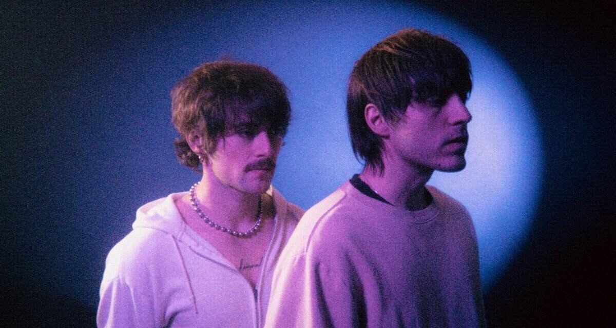 Alt-Pop Duo Joan Unveils New Single” Face” as They Prepare for” The Close Friends Tour”, Going April 24 in Dallas