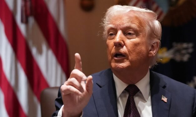 Donald Trump Celebrates {Golfing} Whereas Overlooking the U.S. Financial Disaster