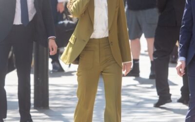 Victoria Beckham unveils” Catherine’s Rose” at the English Fashion Awards: What Kate Wore