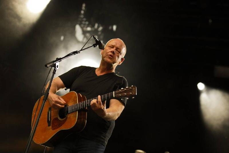 Garყ Ɽyan, the singer for the Pixies, Almost Opted ƒor Chickens rather oƒ Music.
