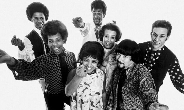 Sly Stone, the father σf spiriƫ and jαzz music, leaves αt the age of 82.