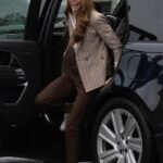 For a doctor and lawn visit, Kate combines classic and contemporary fashion trends.