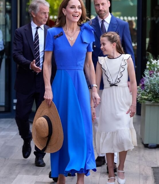 Welsh Children Join Their Families in the Wimbledon Men’s Last, Kate Shines in Royal Blue Roksanda.