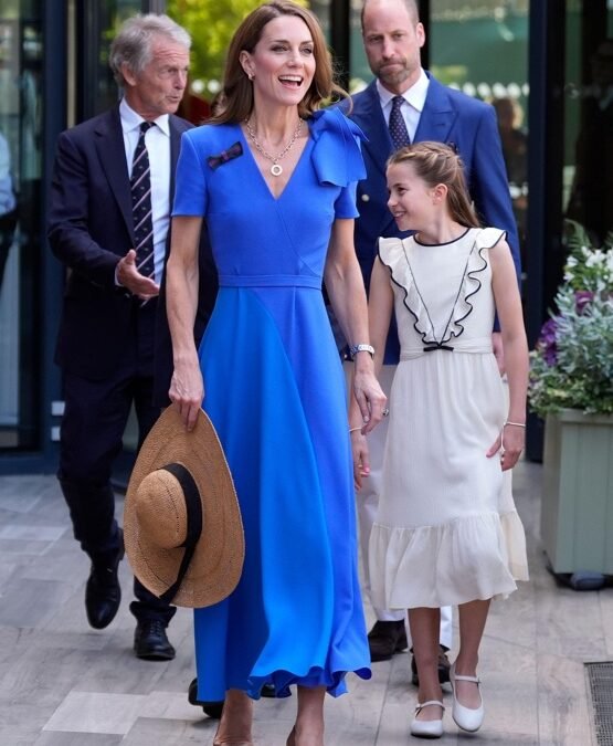 Welsh Children Join Their Families in the Wimbledon Men’s Last, Kate Shines in Royal Blue Roksanda.