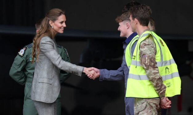 A Look at Kate’s Costumes from the Princess ‘ Familiar Styles During a Coney Island Visit by the Royal Air Force