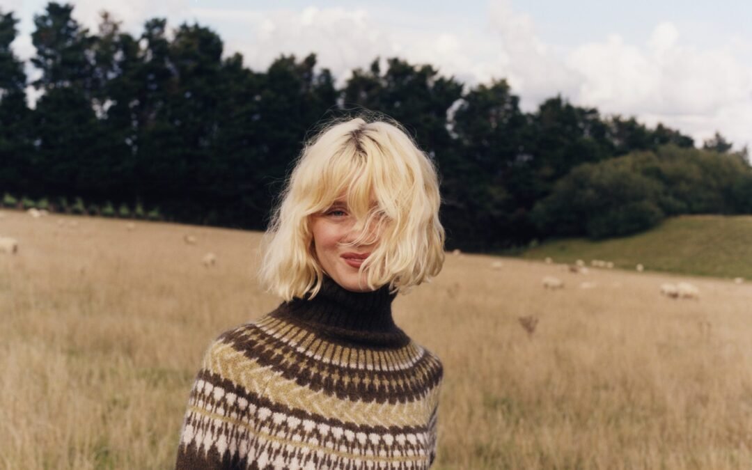 Maisie Peters Releases “You You You” and “Audrey Hepburn”