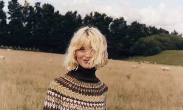 Maisie Peters Releases “You You You” and “Audrey Hepburn”