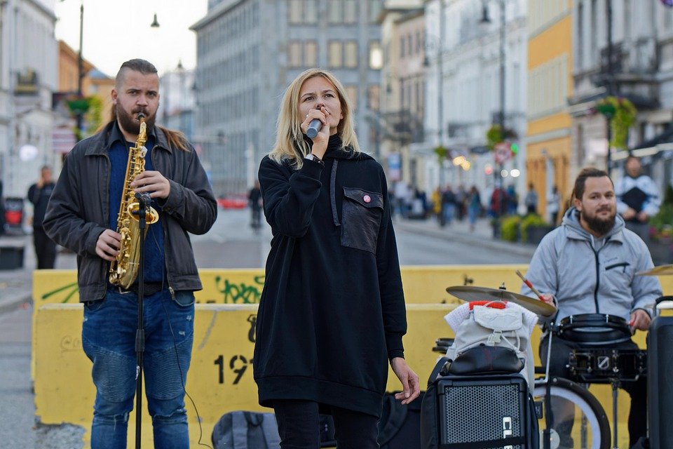 A Research on Pay Transparency for Composers: Insights from a Failed Try