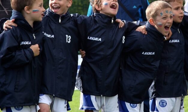 A Strong Tumble Through the Marriage and Family History of Trisha Yearwood