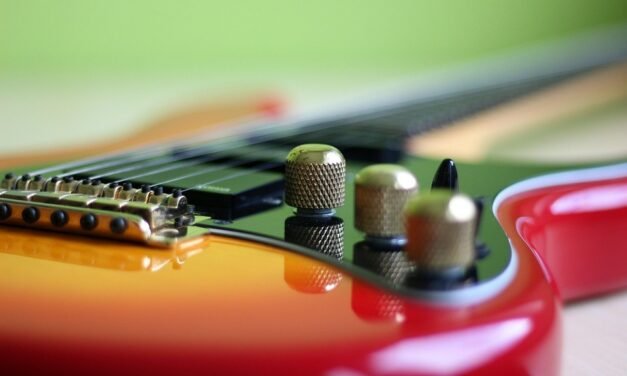 Three Days Grace – Alienation ( Episode 146 ) is a production from Music Matters Media.