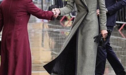 Suzannah London and Juliette Botterill for the Historic Set up of the Archbishop of Canterbury – A Have a look at Kate’s Outfit