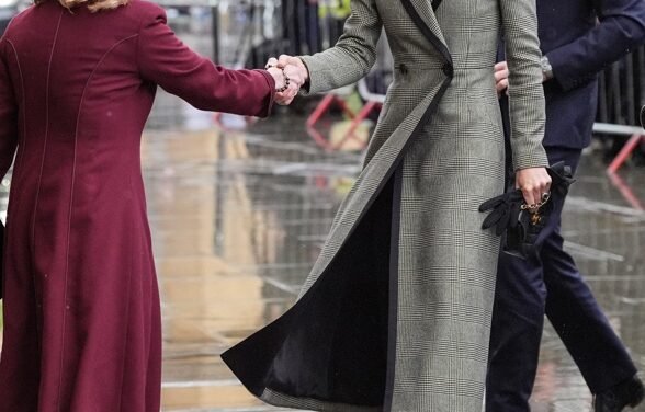 Suzannah London and Juliette Botterill for the Historic Set up of the Archbishop of Canterbury – A Have a look at Kate’s Outfit