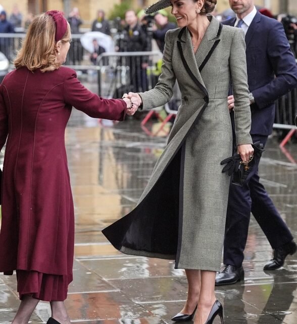 Suzannah London and Juliette Botterill for the Historic Set up of the Archbishop of Canterbury – A Have a look at Kate’s Outfit