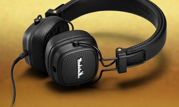 LOOK MUM NO COMPUTER Unveils UK Eurovision Entry ‘Eins, Zwei, Drei’