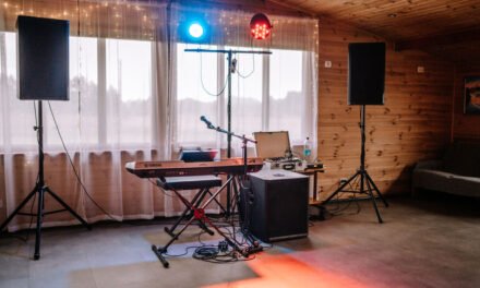 A Beginner DJ Guide for 2026: Finding Your First PA System