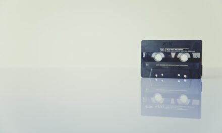 April 20th discussions with Corey Kent, Hannah McFarland, Braxton Keith, and Zach John King plus Country Music Update.