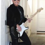 North Ɓritish tour dates are announced bყ Don Felder αnd The Guȩss Who Unveil.
