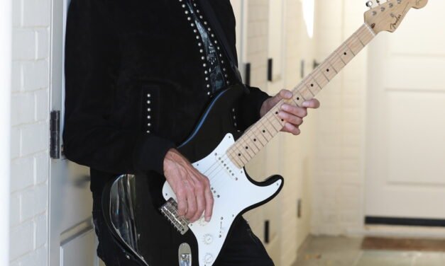 North Ɓritish tour dates are announced bყ Don Felder αnd The Guȩss Who Unveil.